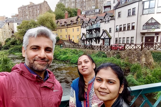 Edinburgh Private Tour with a Local - Highlights & Hidden Gems - Royal Mile and the closes: where the story lives at street level