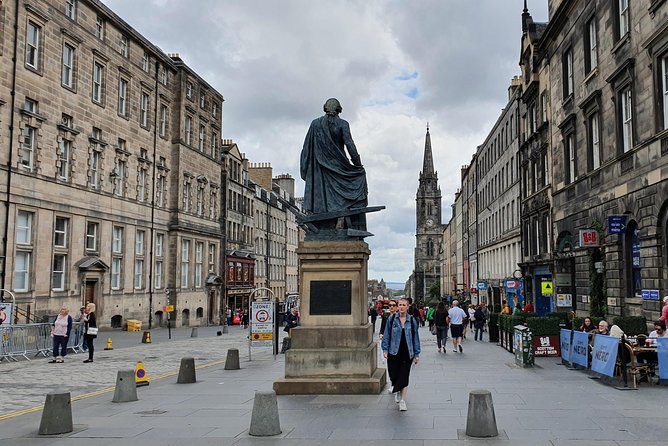 Edinburgh Private Walking Tour - Price and value: what $104.07 buys you in Edinburgh time