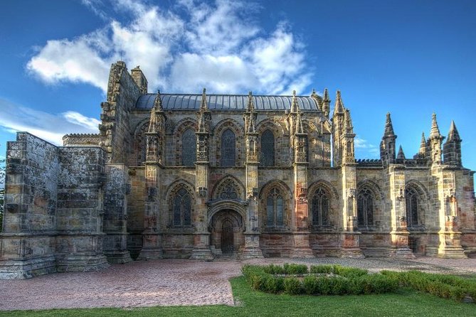 Edinburgh: Rosslyn Chapel, the Borders & Glenkinchie Distillery - Melrose Abbey grounds and lunch in the Borders: what you can see right now