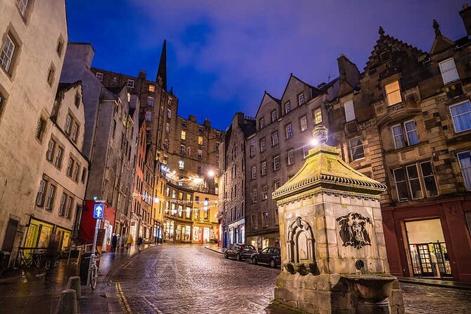 Edinburgh's Amazing Harry Potter Walking Tour - Kids Free! - Royal Mile kickoff at Tron Kirk Market