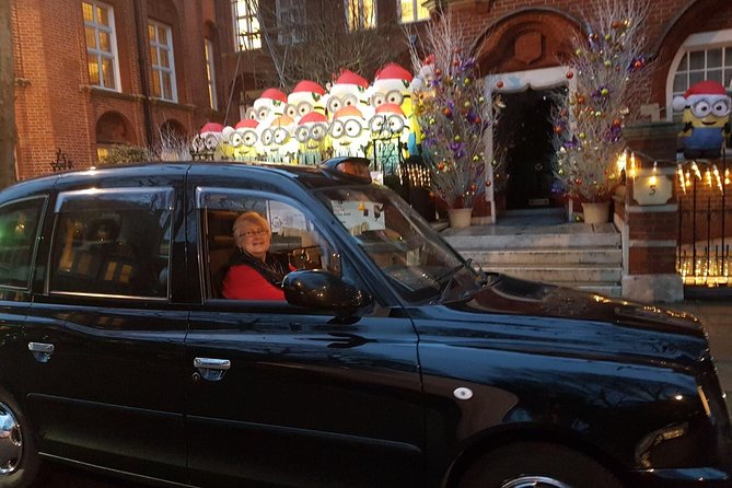 Edinburgh's Christmas Lights and festive Black Taxi Tour - Private black taxi Christmas lights, minus the cold and crowd stress