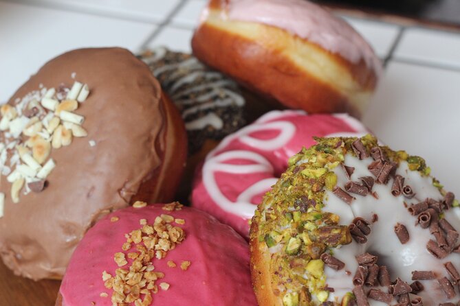 Edinburgh’s Donut & Pastry Experience with Underground Donut Tour - Meet up in the Grassmarket, then start in Castle shadow