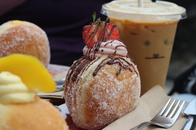 Edinburgh’s Donut & Pastry Experience with Underground Donut Tour - Why the guides make or break this donut tour