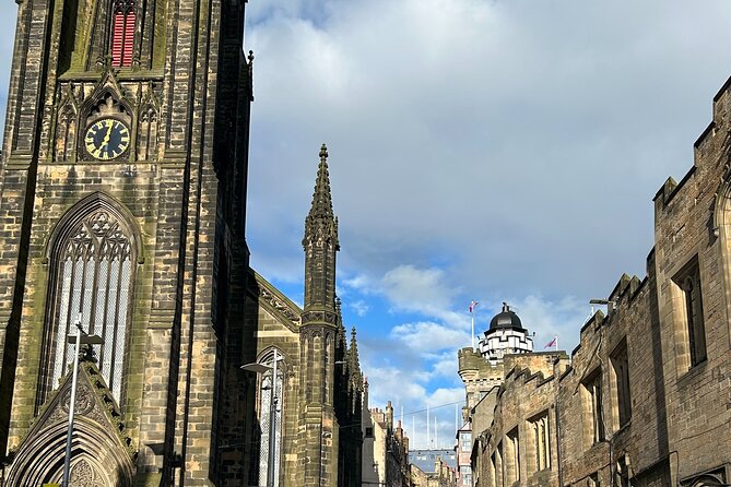 Edinburgh Shore Excursion: City Tour and Royal Yacht Britannia - Comfort, group size, and what to bring (since lunch is not included)