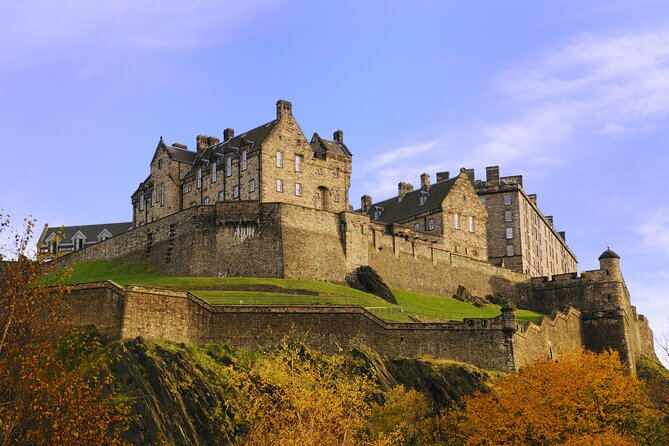 Edinburgh Shore Excursion: City Tour and Royal Yacht Britannia - Holyroodhouse: quick photo views, not a full visit