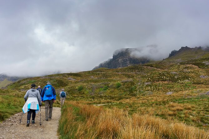 Edinburgh: Stirling Castle & Loch Lomond Private Luxury Day Tour - Price and value: what $619.24 per person is really paying for