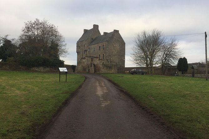 Edinburgh: The Outlander, Palaces & Jacobites Tour - The Outlander day plan: castles, villages, and quick photo breaks