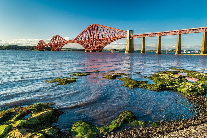 Edinburgh: The Outlander, Palaces & Jacobites Tour - Blackness Castle: the ship that never sailed, Fort William vibes