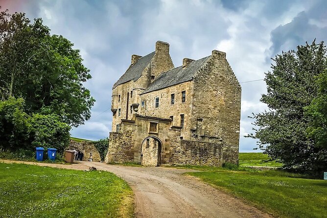 Edinburgh to Inverness Private Transfer with Tour on the way - In-van guidance: why the narration makes the drive feel shorter