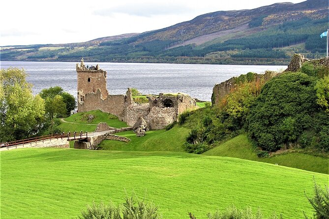 Edinburgh to Inverness Private Transfer with Tour on the way - Urquhart Castle and Loch Ness: where the day turns iconic