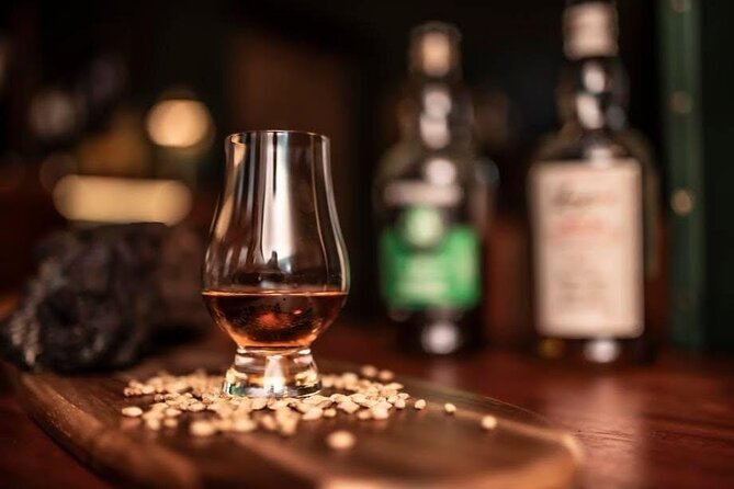 Edinburgh Whisky Tasting and History on the Royal Mile - Nosing, Tasting, and Finding the Finish (Without Pretending You’re a Pro)