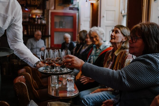 Edinburgh: Whisky Tasting with Storytelling in a Historic Pub - Key things to know before you go