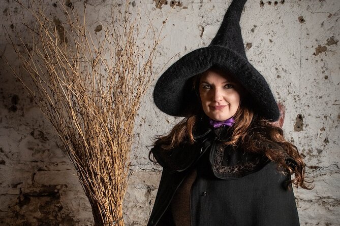 Edinburgh: Witches & Haunted History Walking Tour - Parliament Square and the Royal Mile: the North Berwick Witches story on a long street