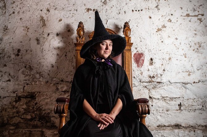 Edinburgh: Witches & Haunted History Walking Tour - Witches Well, Upper Bow, and the “you might miss this” streets