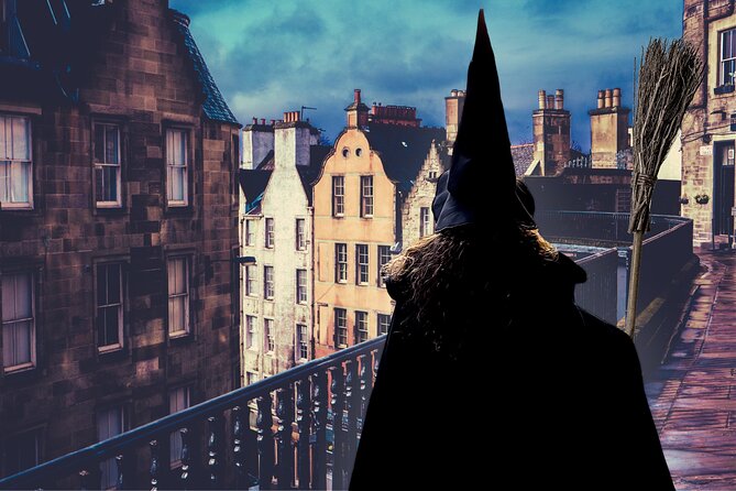 Edinburgh: Witches & Haunted History Walking Tour - Grassmarket finish: Half-Hangit Maggie and the execution ground context