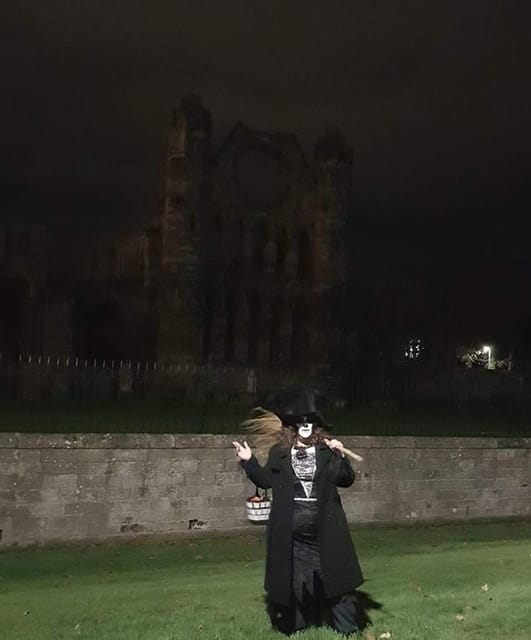 Elgin: Witch Trials Tour - The 2-hour format and the mile-long walk you’ll want to plan for