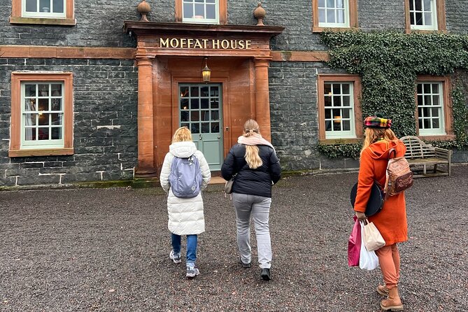 English Speaking Homestay Exploring Edinburgh and National Parks - Day 3 Edinburgh by Castle, hidden streets, parks, and a local pub dinner