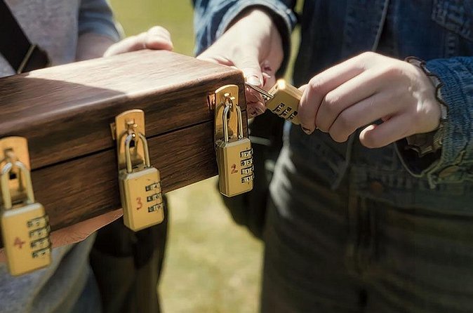 Escape Old Edinburgh with a Thrilling Outdoor Puzzle Trail - Who should book this, and who might want a different plan