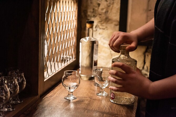 Evolution of Gin and Underground Gin Tasting in Edinburgh | 1hr - Your guide experience: Dan, Sara, and the humor that keeps it moving