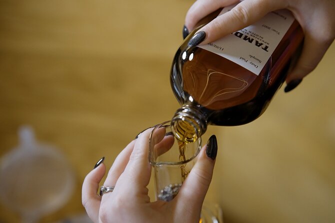 Exclusive Single Malt Whisky Making Experience near Edinburgh - Tutored cask tastings: learning flavor by comparing four single whiskies