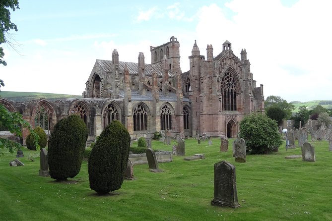 From Edinburgh: 1-day Outlander Tour - attractions included - From Edinburgh: the practical start that keeps the day smooth