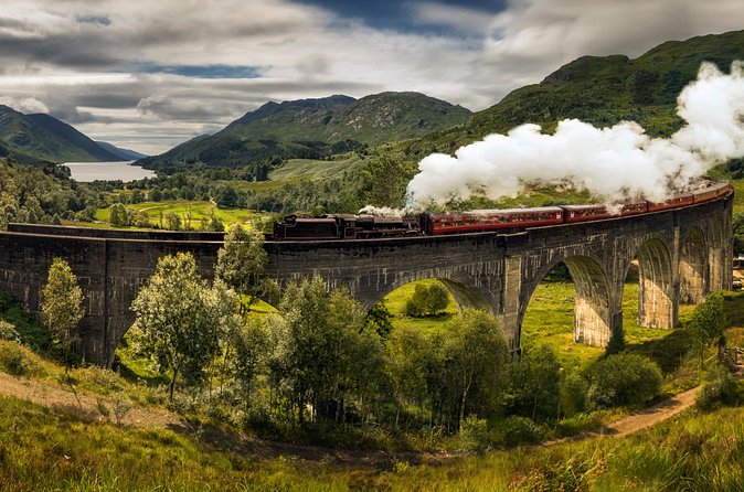 From Edinburgh: Glenfinnan, Highlands & Hairy Coos - Fort William lunch and Loch Linnhe stroll