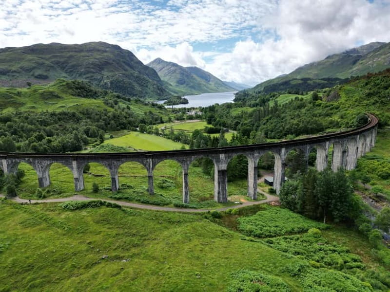From Edinburgh: Glenfinnan Viaduct, Glencoe & Highlands Tour - Along the way north: Kelpies, Stirling Castle, and a real Highlands break