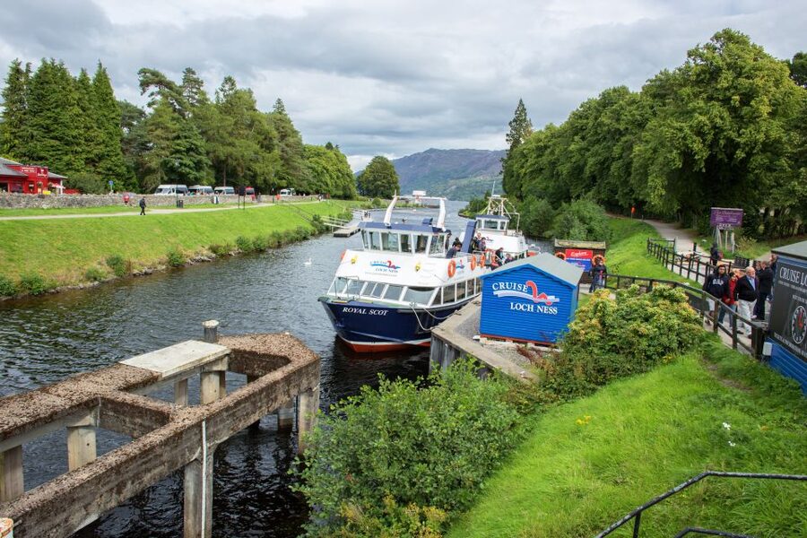 From Edinburgh: Loch Ness and Scottish Highlands Day Tour - Linlithgow Palace and the William Wallace story near Stirling