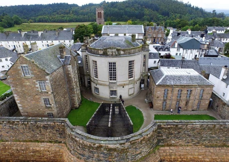 From Edinburgh: West Highlands, Castles & Lochs Day Tour - Inveraray: the best use of your 2 hours, plus two very different attractions