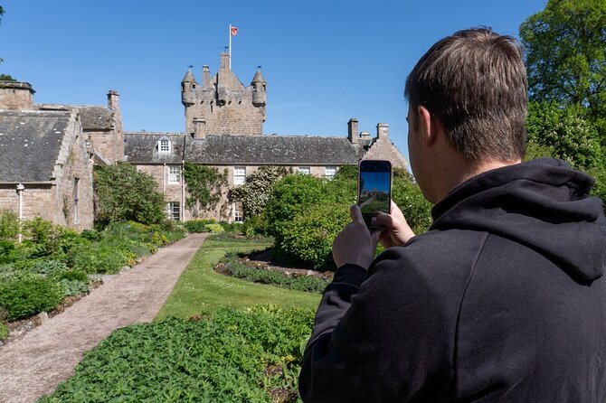 From Inverness: Cawdor Castle, Cairngorms and Highland Coos - Stop 4: Aviemore, a lunch and re-grouping moment