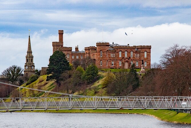 Full-Day Private Tour to Urquhart Castle Loch Ness and Inverness - Abertarff House and the Fraser Chiefs Townhouse