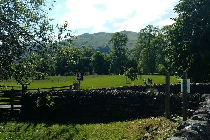 Full-Day Tour Loch Lomond, Stirling Castle and The Trossachs - Stop 4: Luss and the Loch Lomond cruise option, where the day slows down