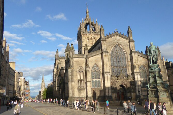 Fun, Flexible Treasure Hunt Around Edinburgh with Cryptic Clues & Hidden Gems - Stop 1: Edinburgh Castle, start strong and orient fast