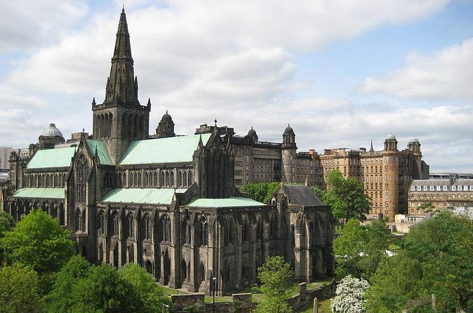 Glasgow City Shore Excursion from Greenock - George Square: your lunch-and-roam window