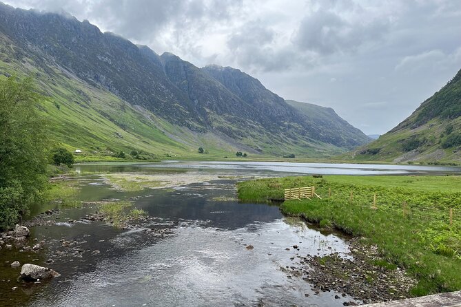 Glasgow: Loch Ness, Glencoe & The Highlands - Luss on Loch Lomond: the calm reset stop at the start