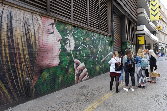 Glasgow Street Art Daily Walking Tour: 2pm - A 2pm street art loop you can do without planning a full day