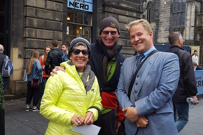 Guided Edinburgh Private Walking Tour - Old Town closes and Royal Mile stories, the walk that teaches you how to look