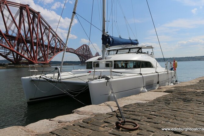 Half Day Sailing Trip - The helm is shared, even when the weather turns