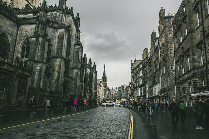 Harry Potter Edinburgh Top Sights Tour with Holyrood Palace - New Town Overlook: Not Just Old Streets