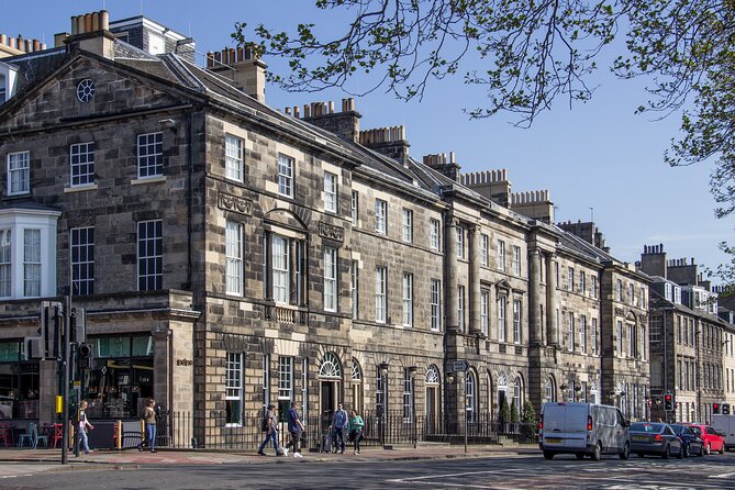 Harry Potter Edinburgh Top Sights Tour with Holyrood Palace - Greyfriars Kirkyard Cemetery: Potter Names in Real Stone