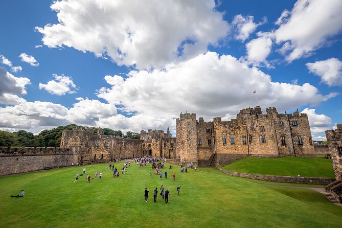 Harry Potter's Alnwick Castle and Scottish Borders Day Trip - Small planning tips that make the day smoother