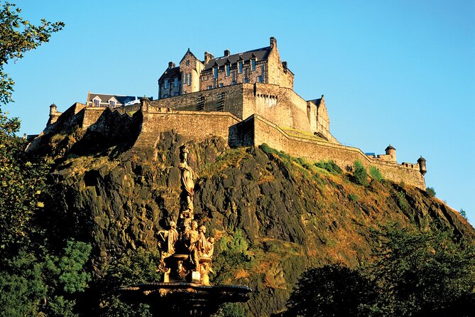 Harry Potter Tour & Edinburgh Castle Visit - Edinburgh Old Town Streets: Atmosphere, Landmarks, and Story Texture