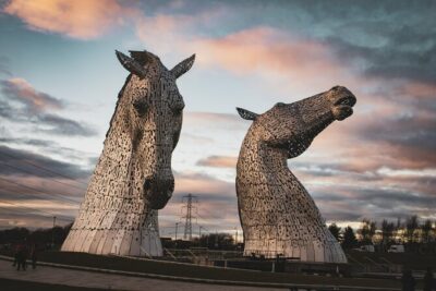 Highland Cows, Glasgow Cathedral, Murals, Kelpies Half Day Tour