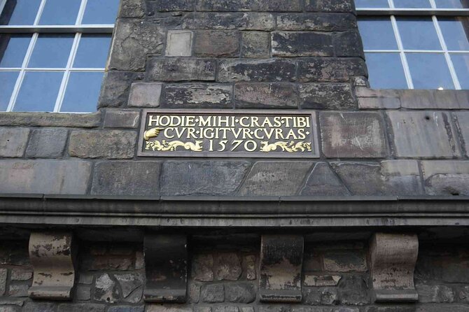 Highlights from the Royal Mile: A Self-Guided Audio Tour - Castlehill, witch burnings, and Edinburgh’s darker edge