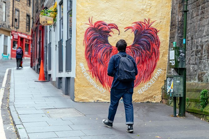 Highlights & Hidden Gems With Locals: Best of Edinburgh Private Tour - Grassmarket: From Execution Ground to Pub Streets