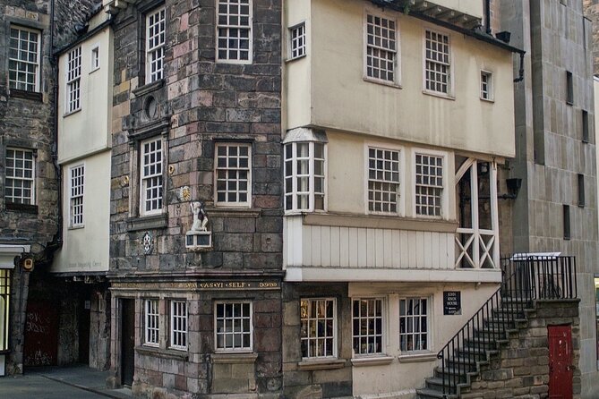 Historic Edinburgh and Rosslyn Chapel Full-Day Private Tour in a Premium Minivan - Comfort and pacing in a private premium minivan