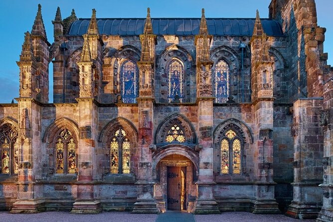 Historic Edinburgh and Rosslyn Chapel Full-Day Private Tour in a Premium Minivan - Old Town and the closes: where medieval Edinburgh still breathes