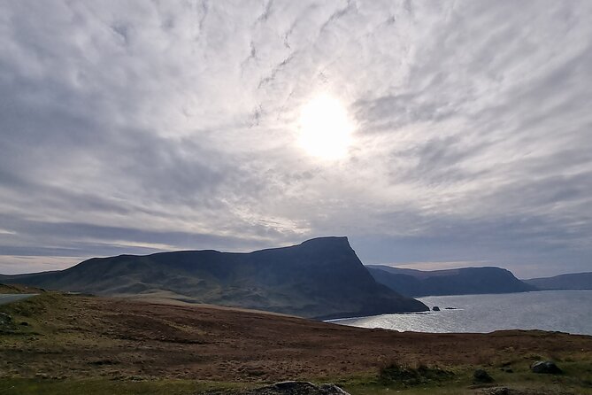 Isle off skye tour - Loch Cluanie Photostop: Rocky Bay Pools That Collect Into One Loch