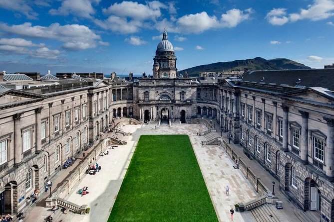 JK Rowling’s Edinburgh & the Writing of Harry Potter 4½hrs - Greyfriars Kirkyard, George Heriot’s School, and the Elephant House