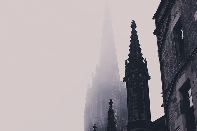 JK Rowling's Harry Potter Walking Tour in Edinburgh - Stop 2: Victoria Street and the Diagon Alley vibe in 10 minutes